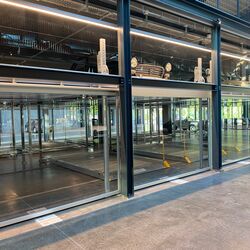 Einblick in das Innere eines Autoparksystems