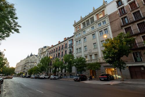 Vue extérieure de l'immeuble Montalban 11 à Madrid