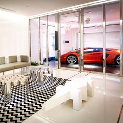 La vista desde el salón, con el coche en el Skygarage al fondo