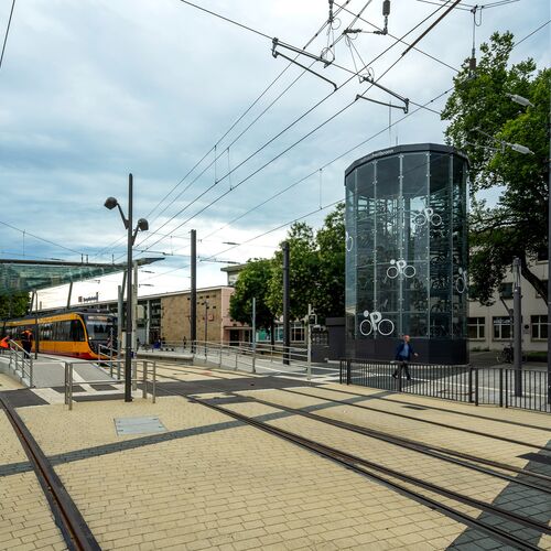 Overview of the station forecourt in Heilbronn