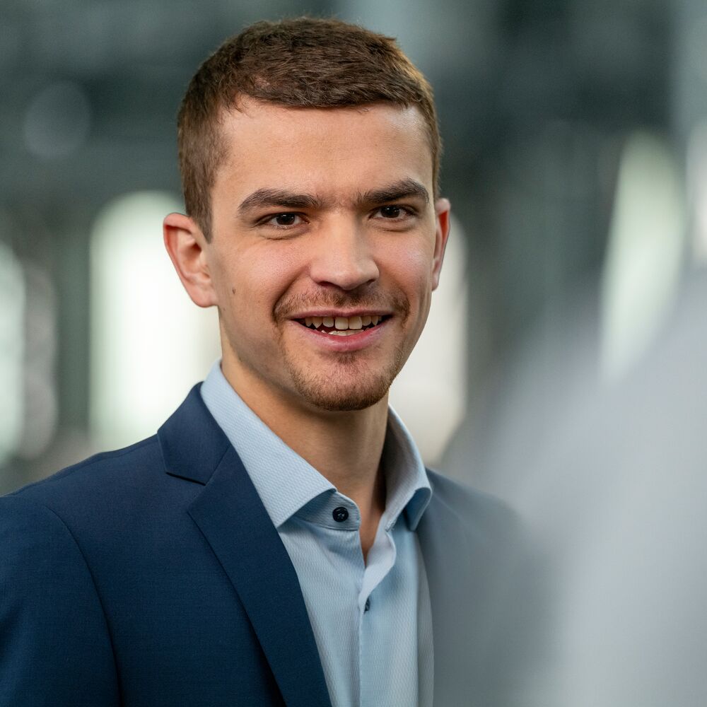 Foto eines Mitarbeiters von WÖHR aus der Entwicklung und Konstruktion