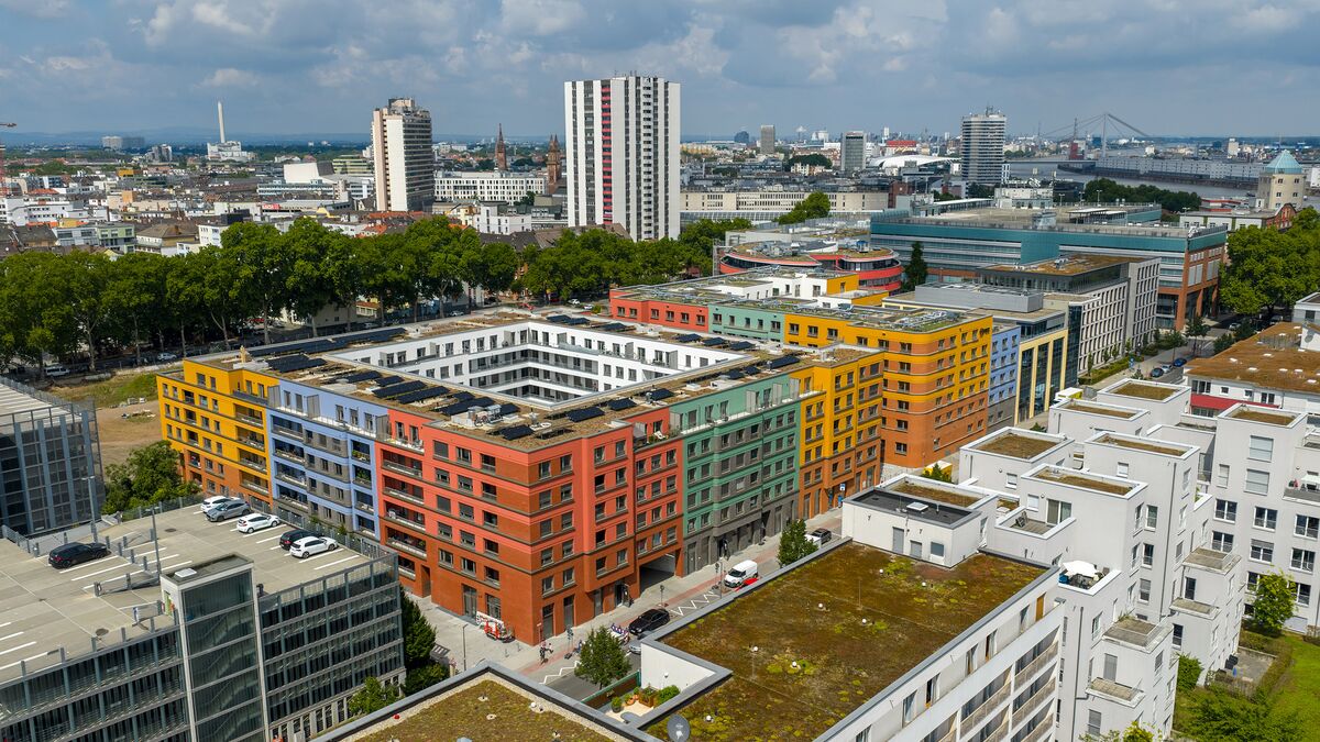 Vue aérienne du bâtiment coloré du Ludwigsquartier