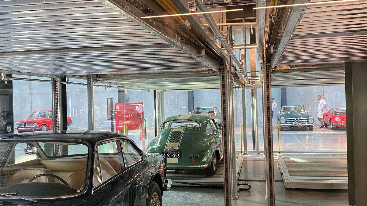 Einblick in das Innere eines Autoparksystems