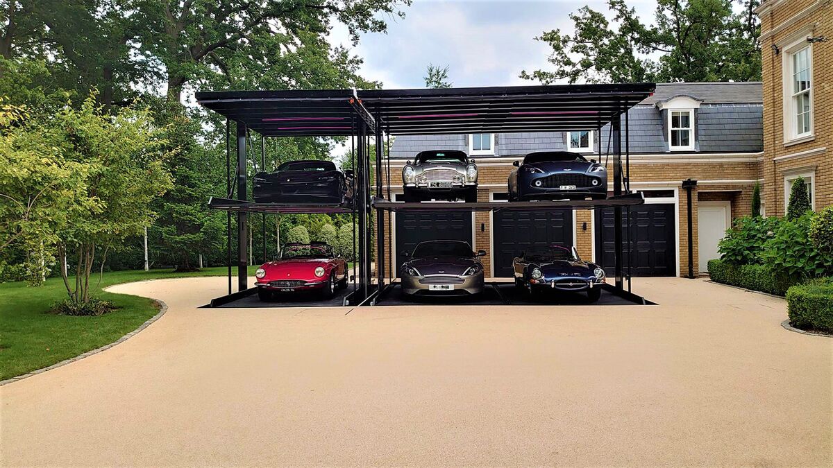 Parksystem mit Autos.