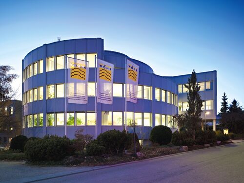 Vista exterior del edificio de la empresa WÖHR Autoparksysteme GmbH