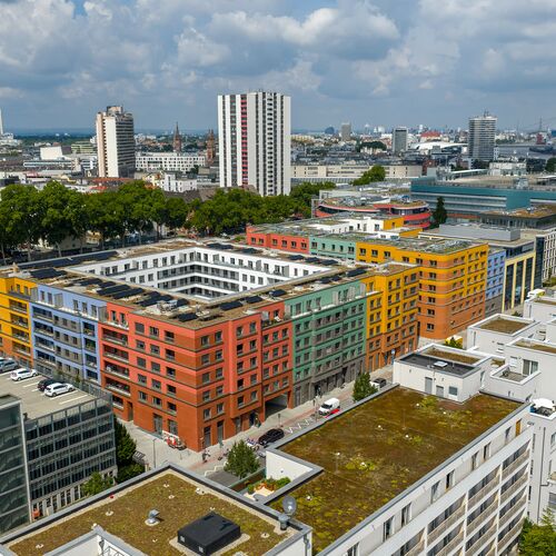 Vue aérienne du bâtiment coloré du Ludwigsquartier
