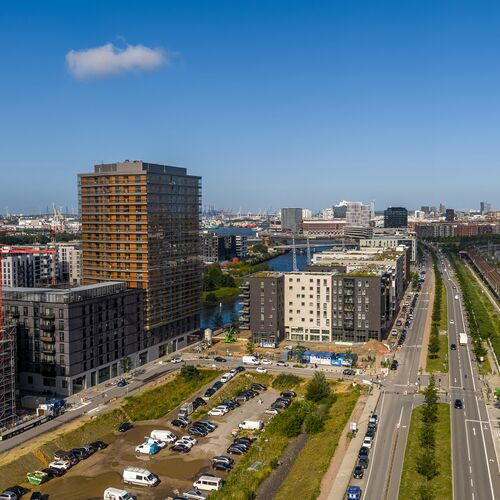 Exterior view of the Roots skyscraper in HafenCity in daylight