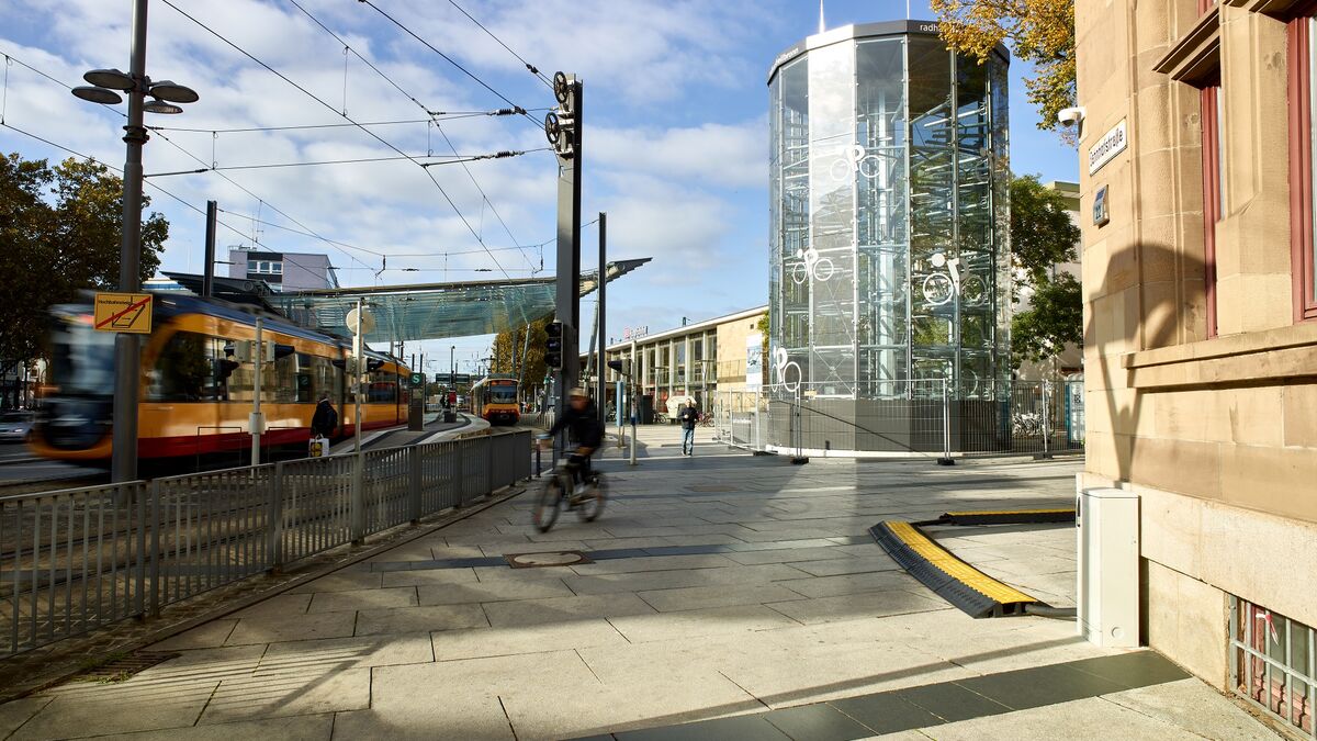 Automatisches Fahrradparksystem am Bahnhof in Heilbronn